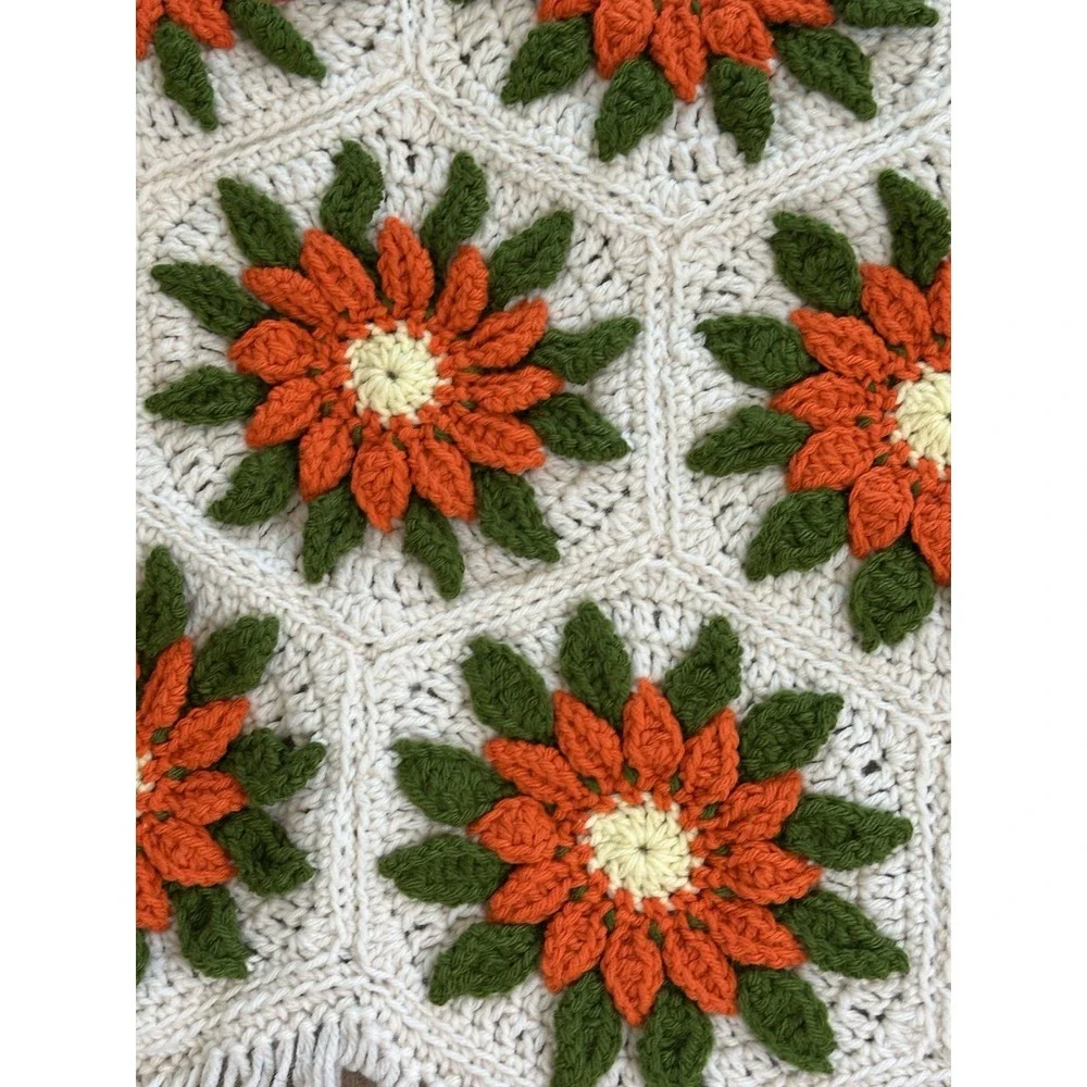 Vintage Handmade Crochet Blanket Poinsettia Flower Red White 3D Fringe